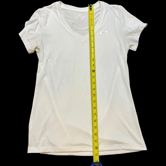 3 Womens Under Armour Short Sleeve Shirts - Picture 8 of 9